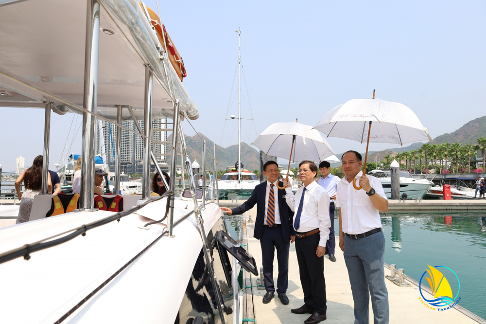 Mr. Nguyen Tan Tuan visited Ana Marina international marina.