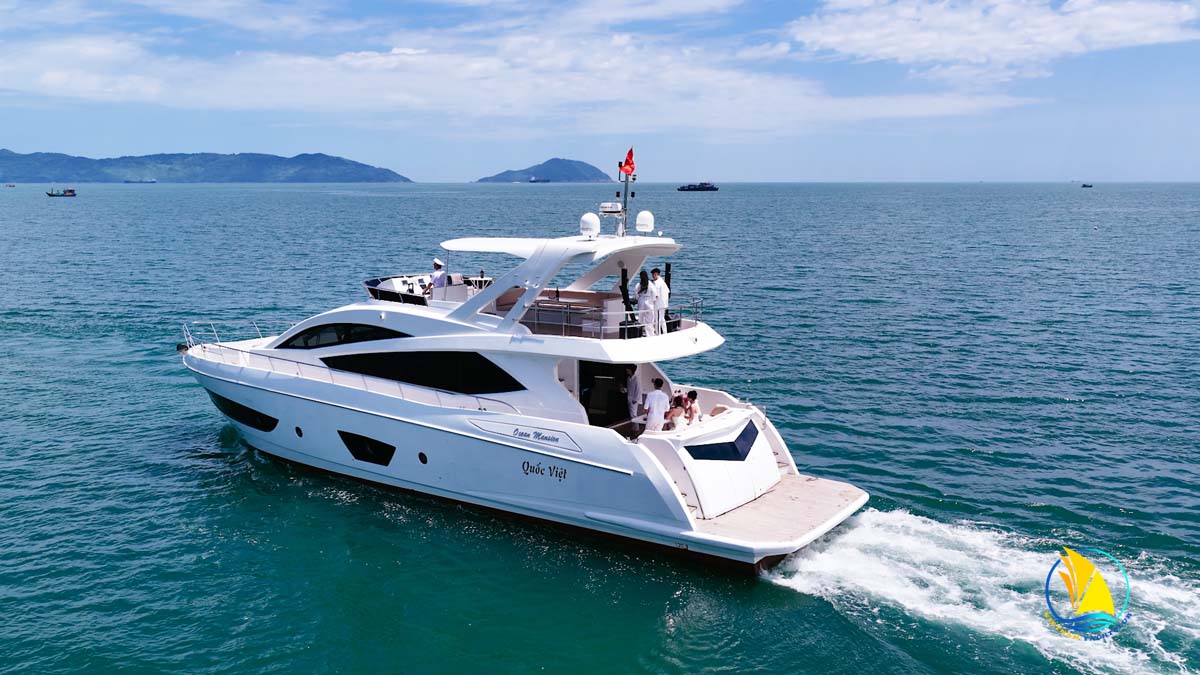 Cho-thue-du-thuyen-da-nang-20-khach-4-phong-ngu-cao-cap-trai-nghiem-thuong-luu