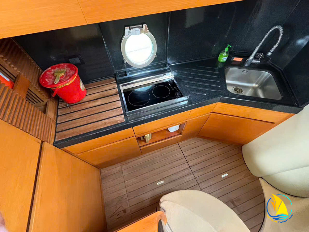 Du-thuyen-azimut-45-feet