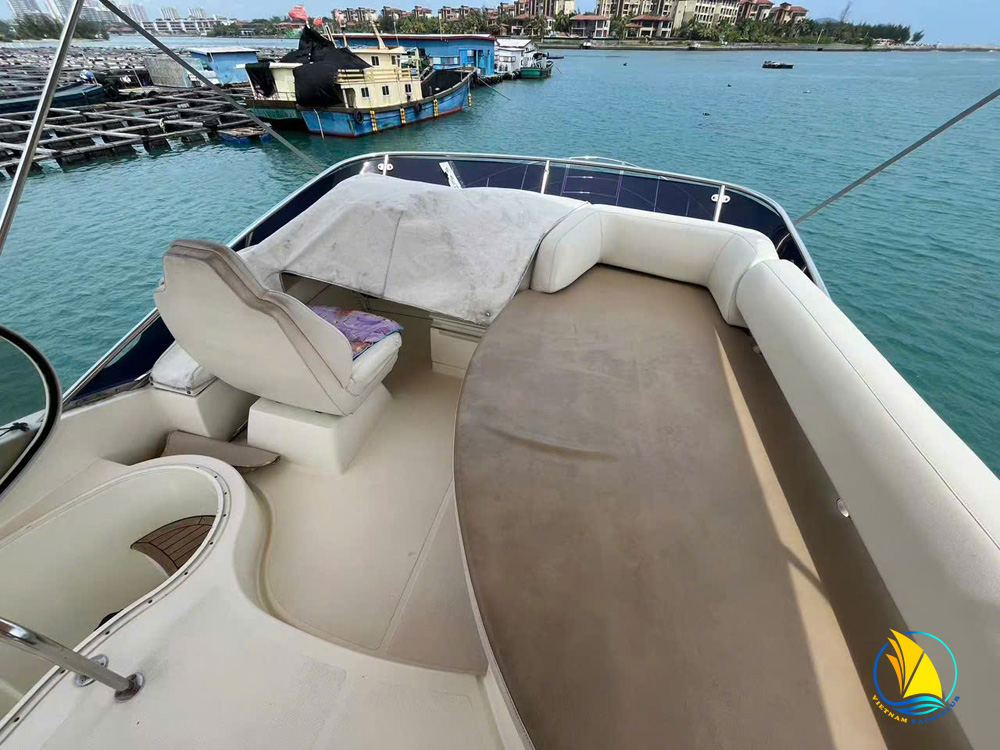 Du-thuyen-azimut-45-feet