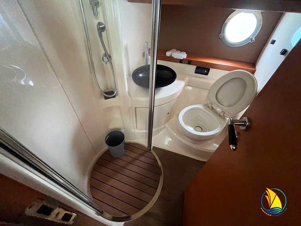 Du-thuyen-azimut-45-feet