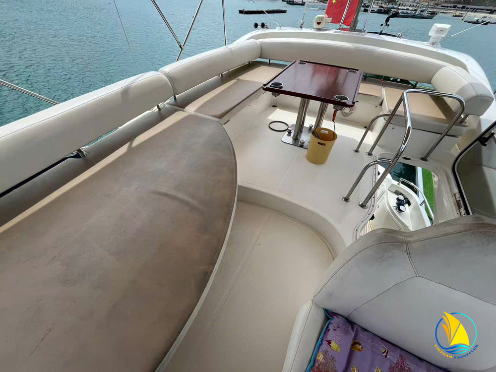Du-thuyen-azimut-45-feet