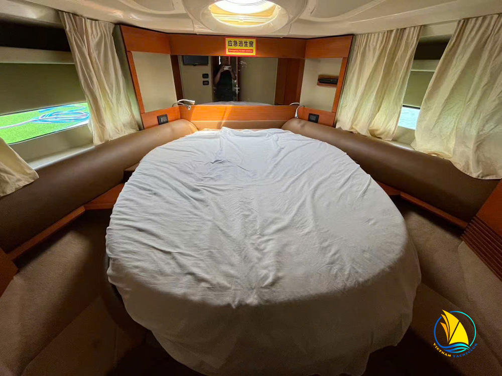 Du-thuyen-azimut-45-feet
