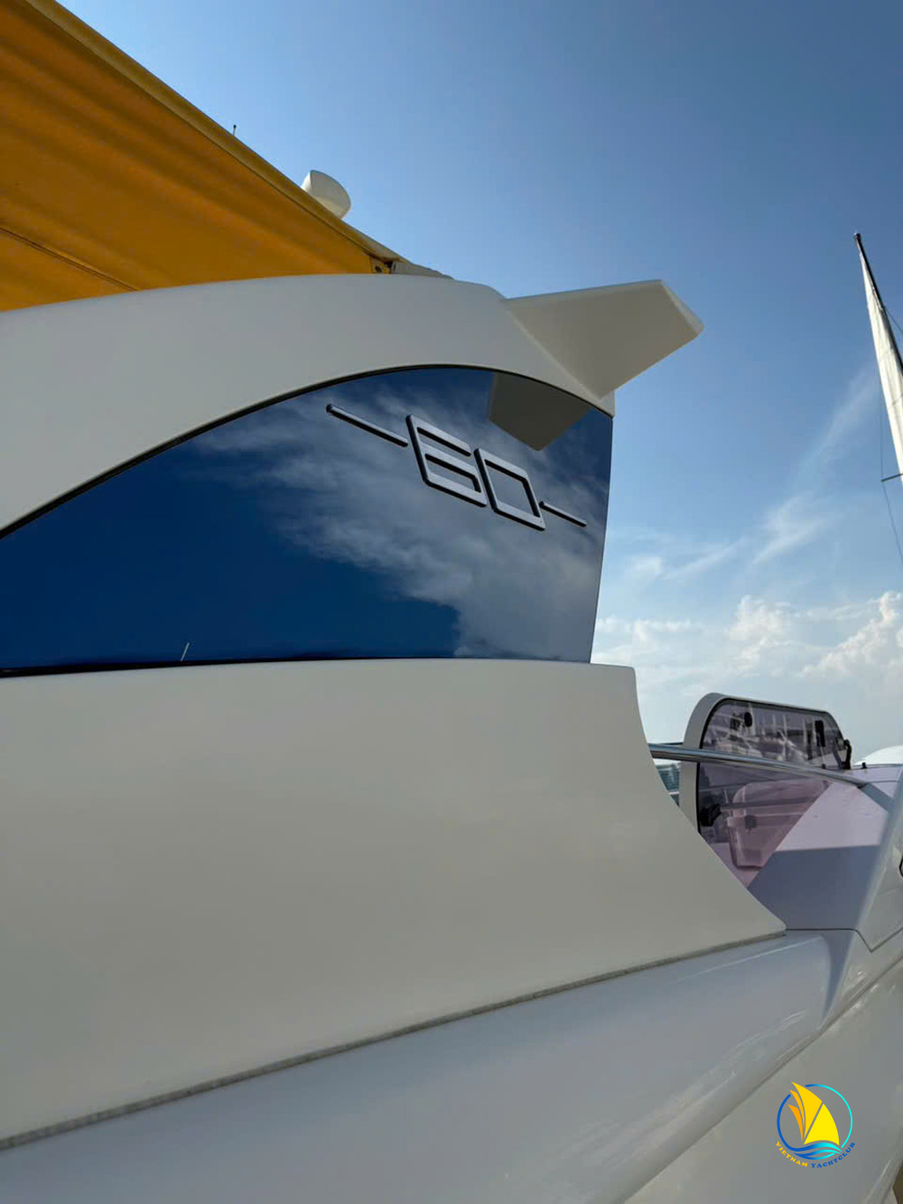 du-thuyen-azimut-60-feet