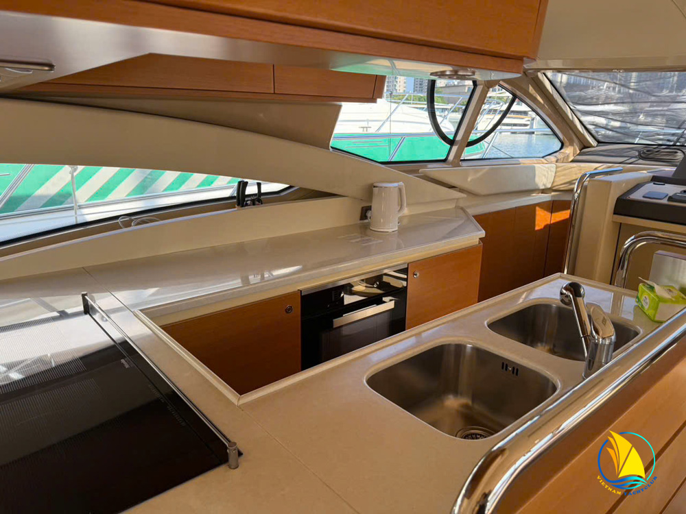 du-thuyen-azimut-60-feet