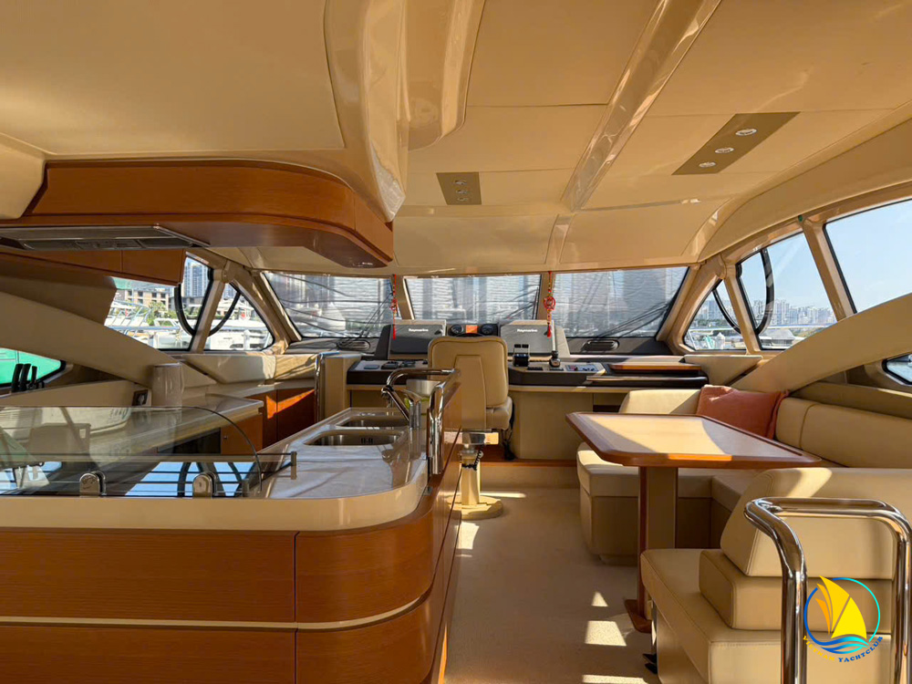 du-thuyen-azimut-60-feet