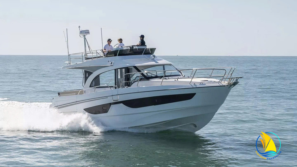 du-thuyen-beneteau-antares-11-fly