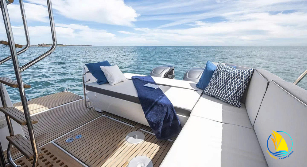 du-thuyen-beneteau-antares-11-fly