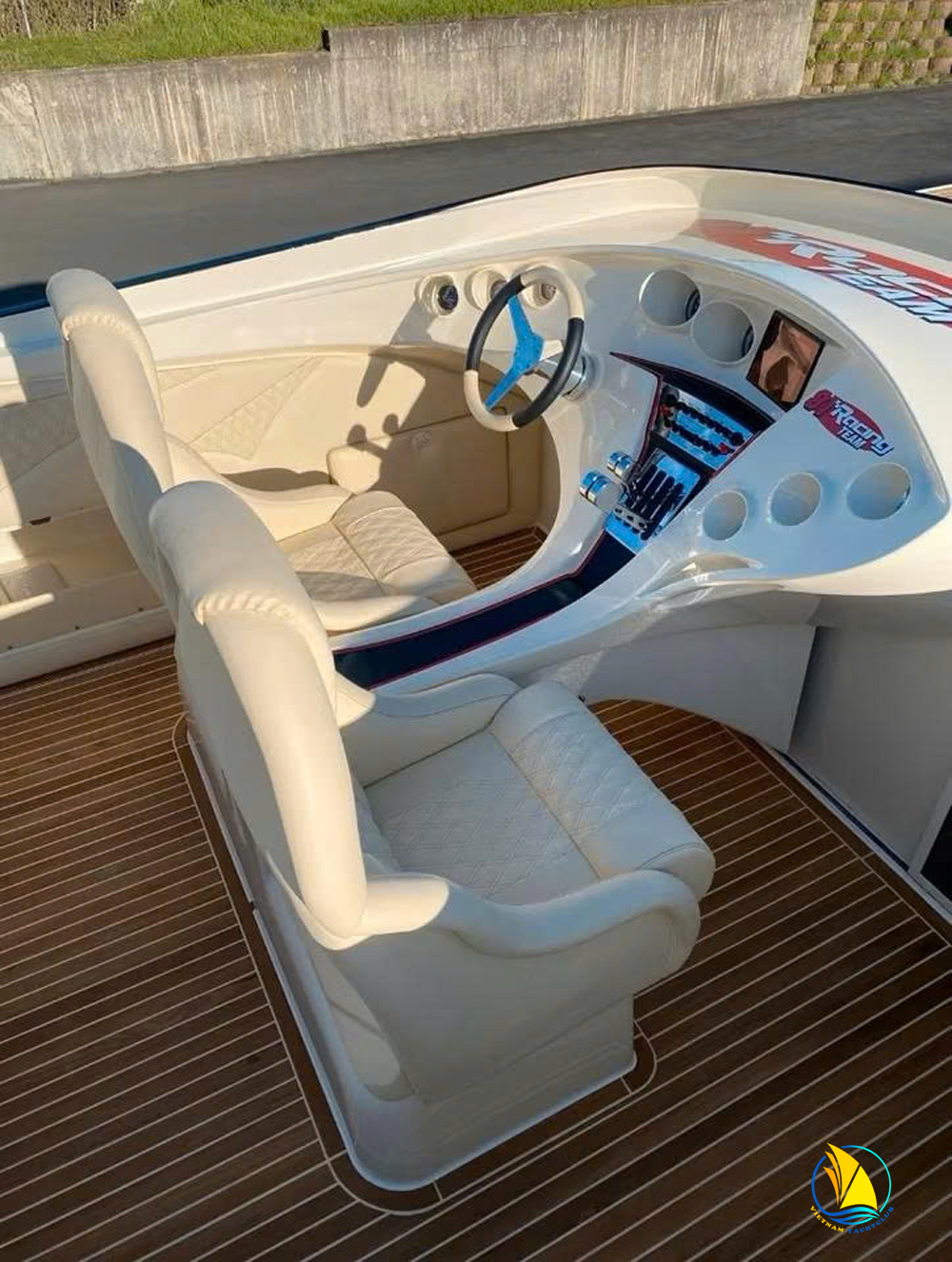 Du-thuyen-sieu-toc-2-than