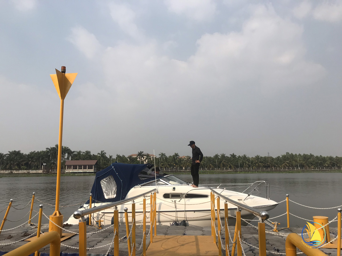 ban-giao-du-thuyen-sealine-s24-nhap-duc-cho-khach-hang-binh-duong-trai-nghiem-chuan-au-chau