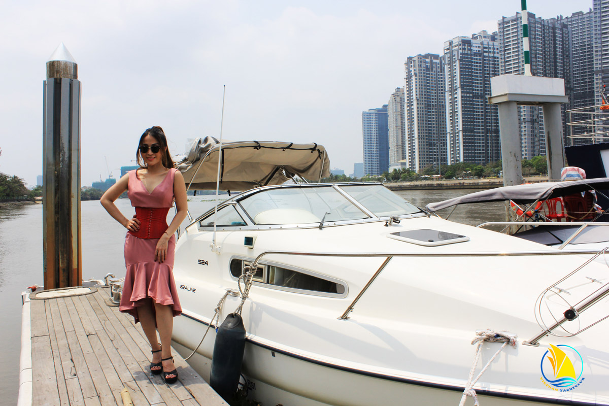 Ban-giao-mini-yacht-tai-ho-chi-minh-hanh-trinh-moi-cua-dang-cap-va-trai-nghiem