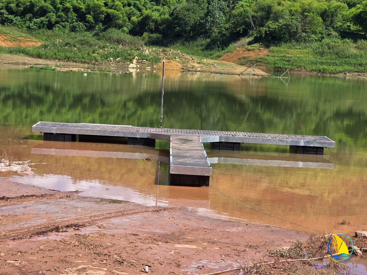 thi-cong-cau-tau-tai-ho-hoa-binh-du-an-trong-diem-do-cong-ty-tnhh-cau-lac-bo-du-thuyen-viet-nam-thuc-hien
