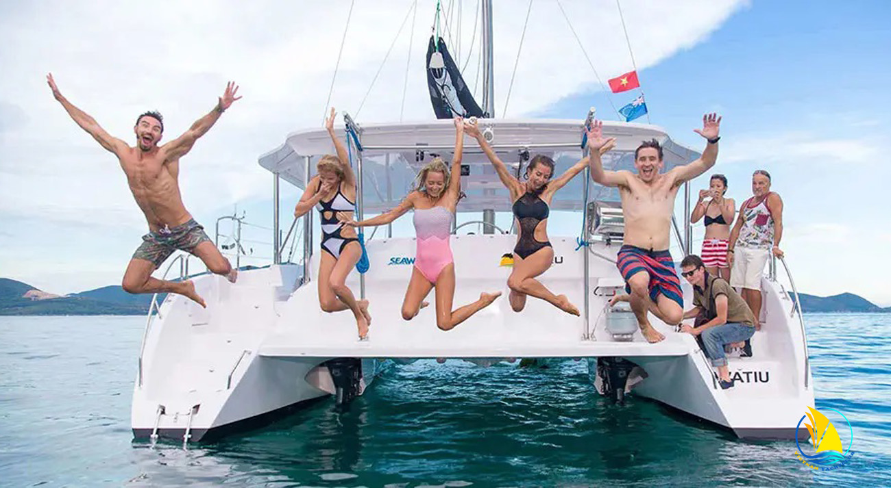 Cho-thue-du-thuyen-catamaran-1360-tai-phu-quoc