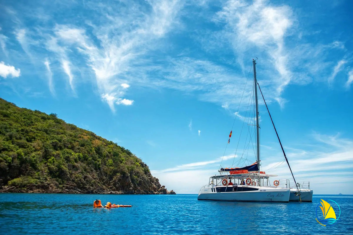 DU-THUYEN-CATAMARAN-1360