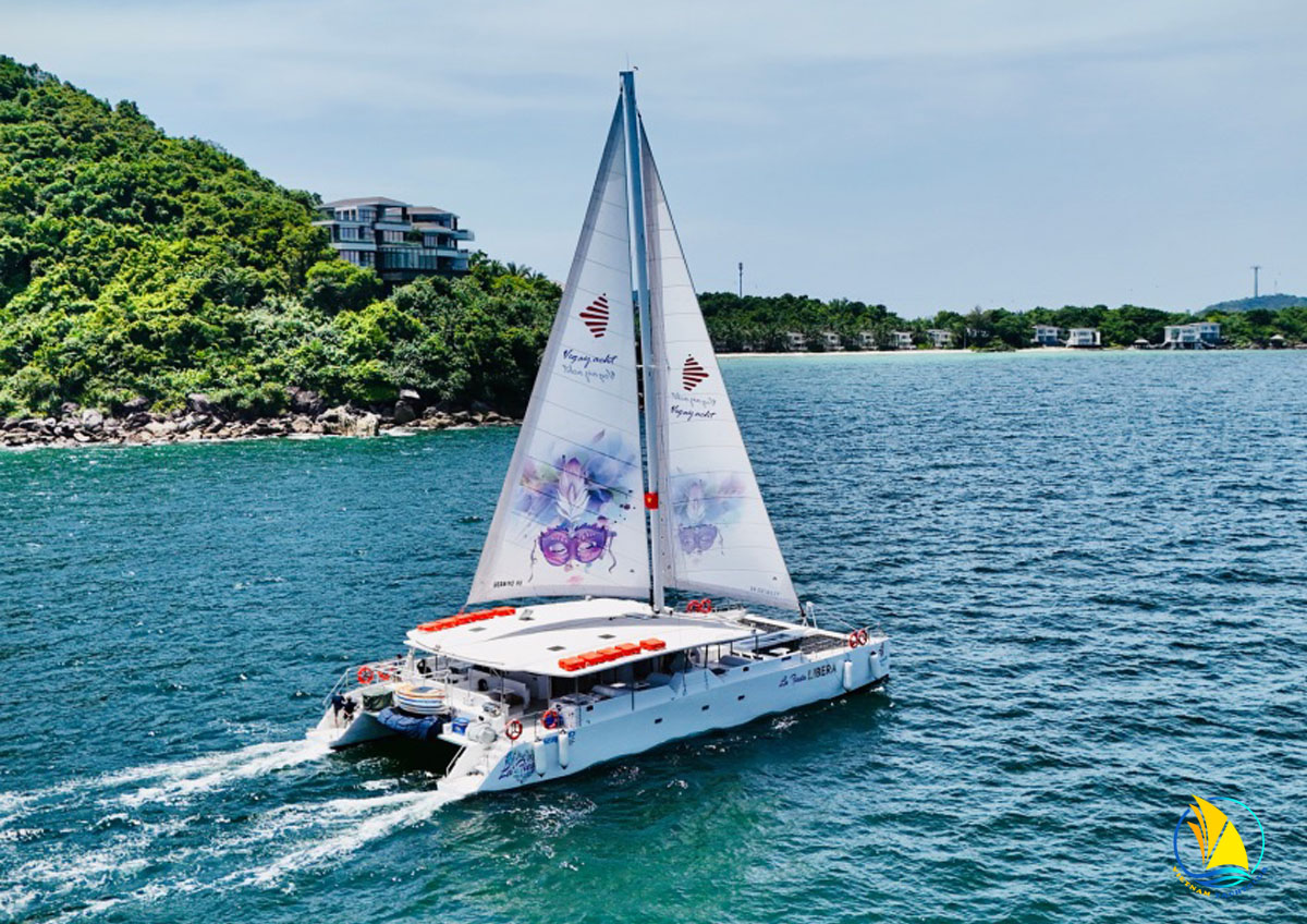 Phu-quoc-du-thuyen-cao-cap-dich-vu-cho-thue-du-thuyen-dang-cap-5
