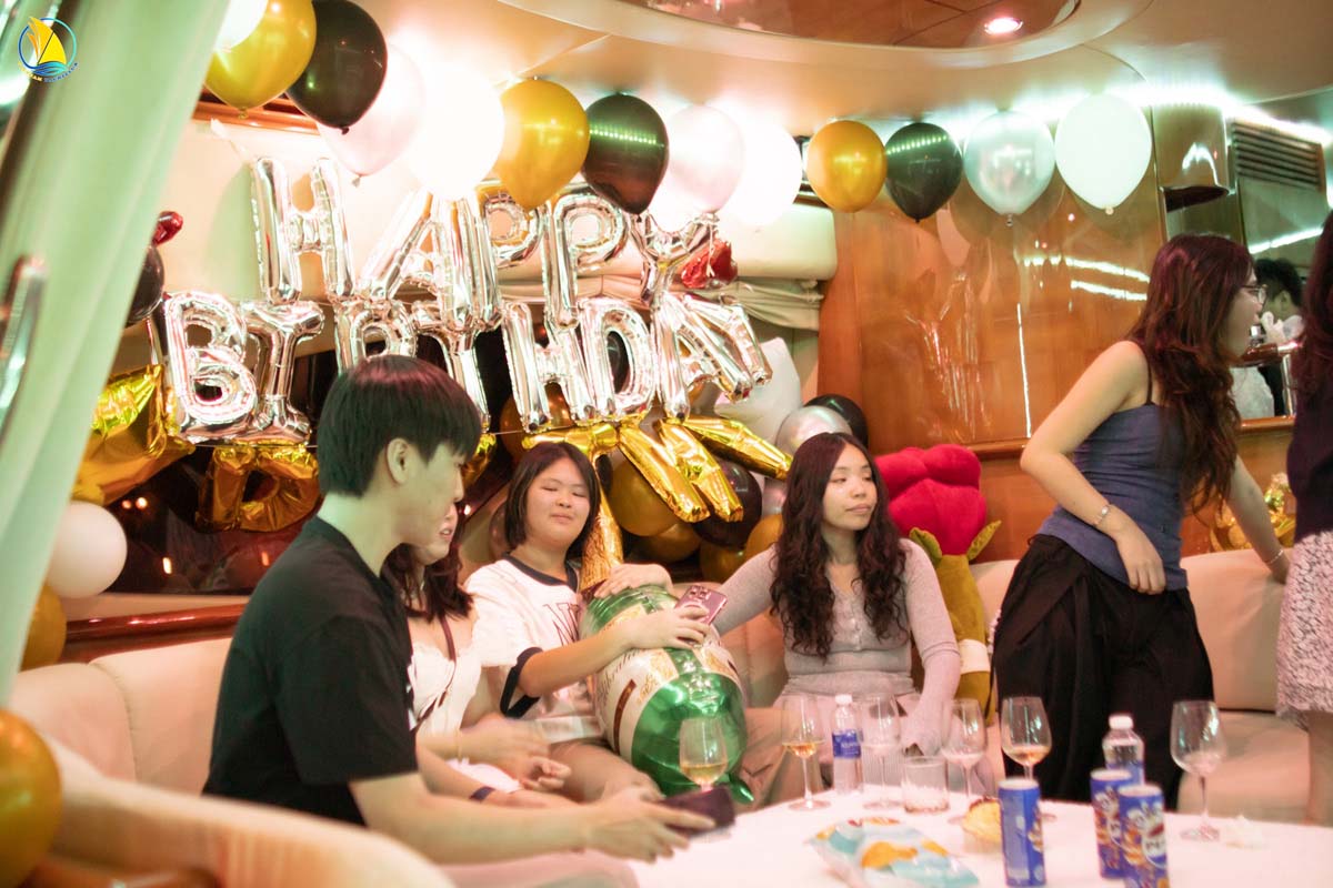 Vi-sao-sinh-nhat-tren-du-thuyen-tro-thanh-xu-huong-cua-gioi-tre-