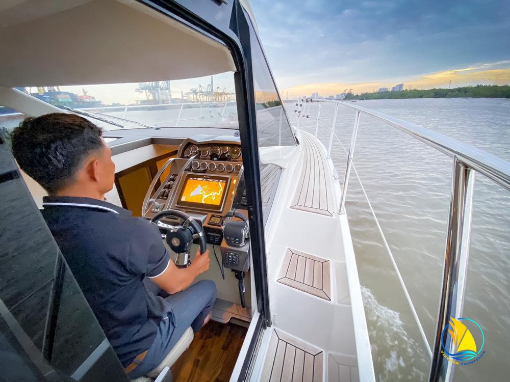 https://clbduthuyen.com/san-pham/du-thuyen-nhap-khau/du-thuyen-galeon-360-fly.html