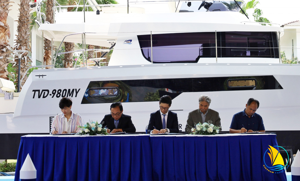 Các doanh nghiệp ký kết ghi nhớ hợp tác phát triển bến du thuyền quốc tế Ana Marina.