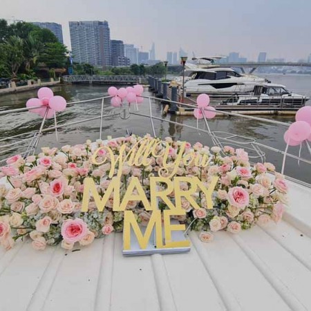 Proposing on a private yacht