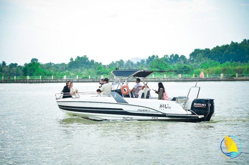 CHO THUÊ TÀU DU LỊCH CAO CẤP MAXJ ONE CAO CẤP TẠI HỒ CHÍ MINH - TRẢI NGHIỆM ĐỈNH CAO TRÊN SÔNG SÀI GÒN