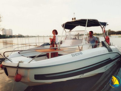 LUXURY TRAVEL VEHICLES FOR RENT