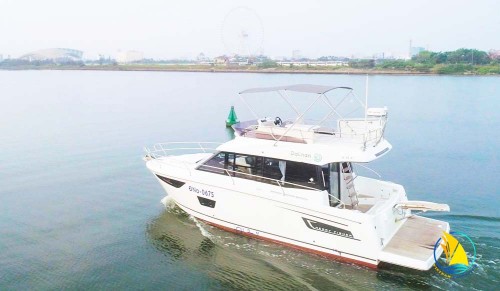 YACHT RENTAL SERVICE IN DA NANG