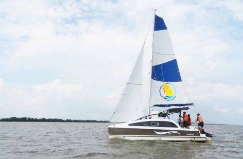 DU THUYỀN BUỒM 2 THÂN