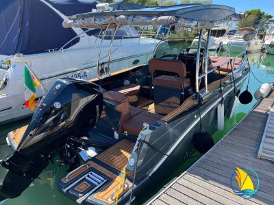 TÀU DU LỊCH THỂ THAO REVO 4K7