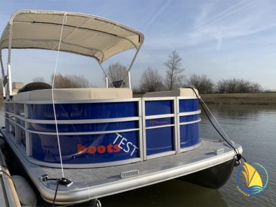 THUYỀN BLUECRAFT BLUEWING 550 SLX