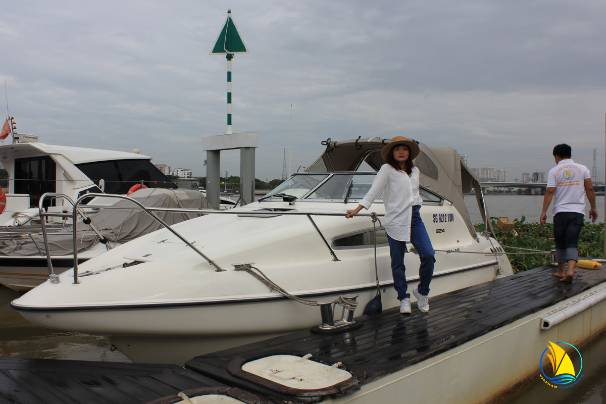 Bàn Giao Mini Yacht Tại Hồ Chí Minh - Hành Trình Mới Của Đẳng Cấp Và Trải Nghiệm