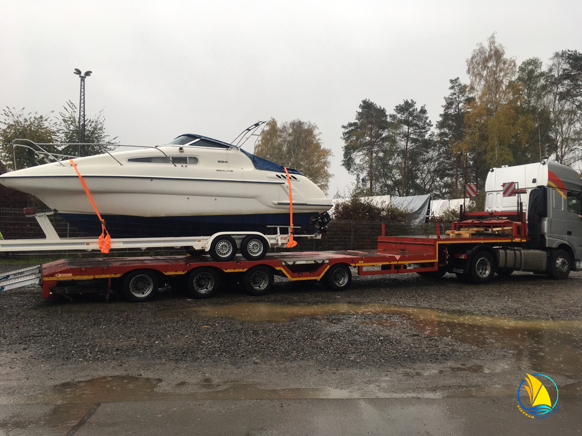 Bàn Giao Mini Yacht Tại Hồ Chí Minh - Hành Trình Mới Của Đẳng Cấp Và Trải Nghiệm