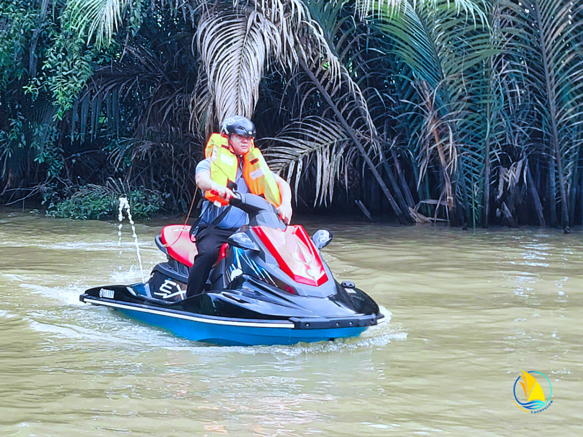 Yamaha Ex Sport Jet Ski Handover to Customer in Binh Dinh
