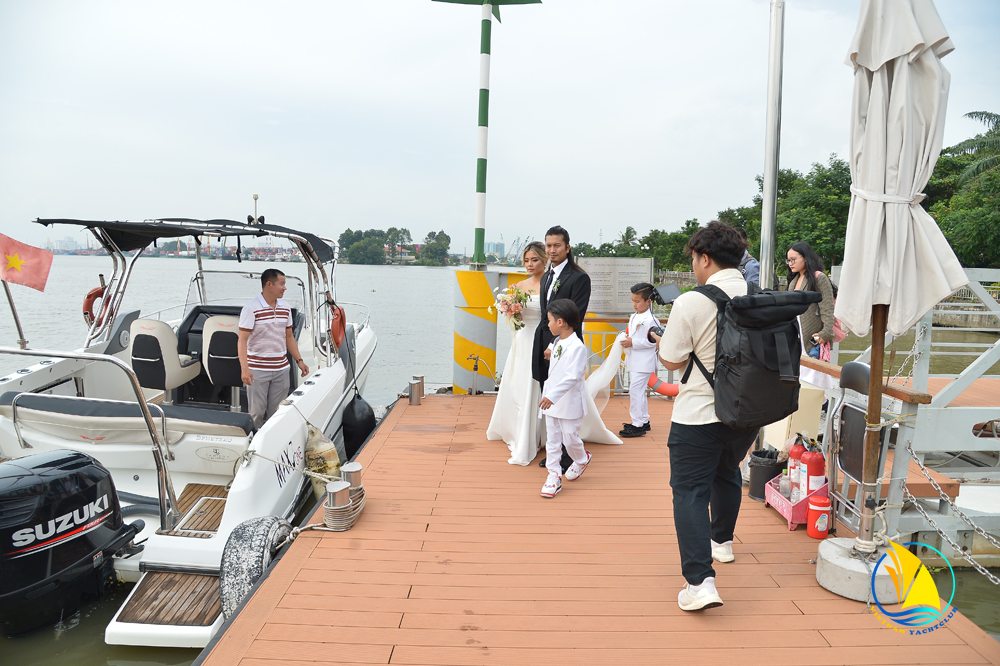 CHO THUÊ TÀU DU LỊCH CAO CẤP MAXJ ONE CAO CẤP TẠI HỒ CHÍ MINH - TRẢI NGHIỆM ĐỈNH CAO TRÊN SÔNG SÀI GÒN
