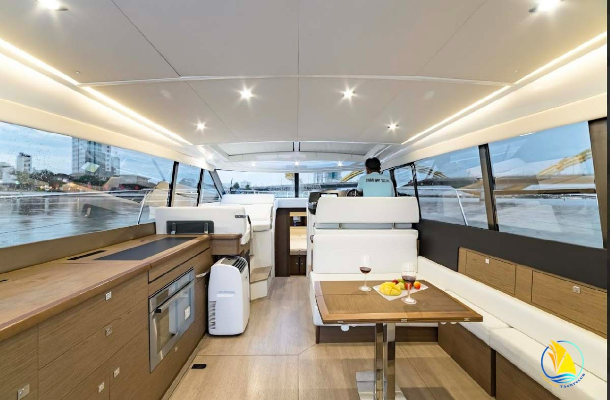 DA NANG YACHT FOR RENT - 9 PAX - 2 LUXURY BEDROOMS