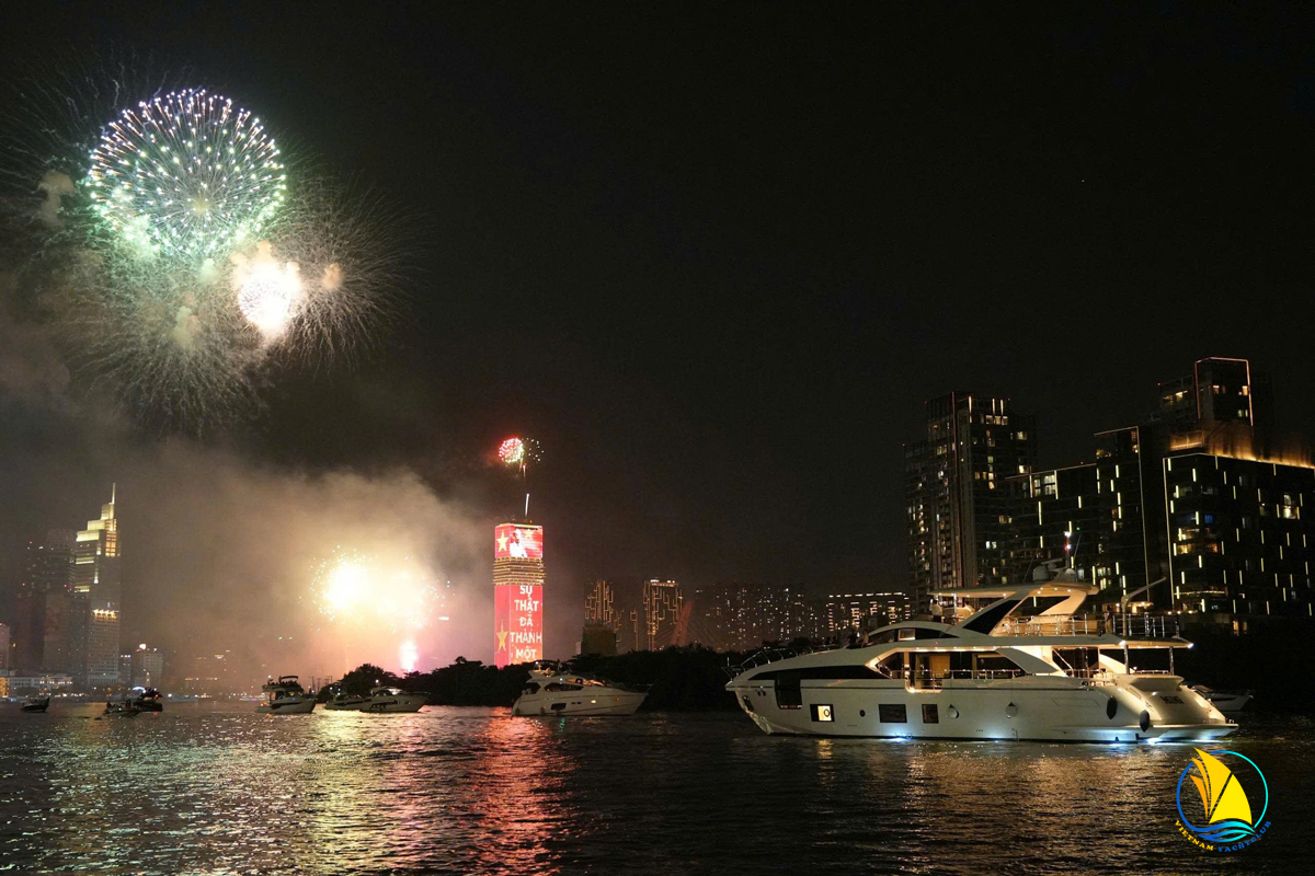 NEW YEAR'S EVE CRUISE CENTER ON THE SAIGON RIVER