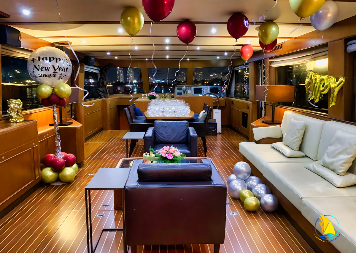 CHO THUÊ DU THUYỀN HAMPTON 72F