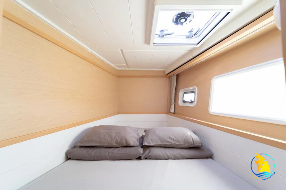 LAGOON 40 YACHT
