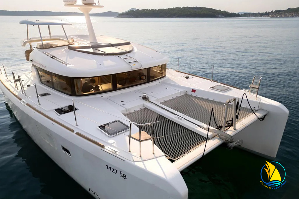LAGOON 40 YACHT