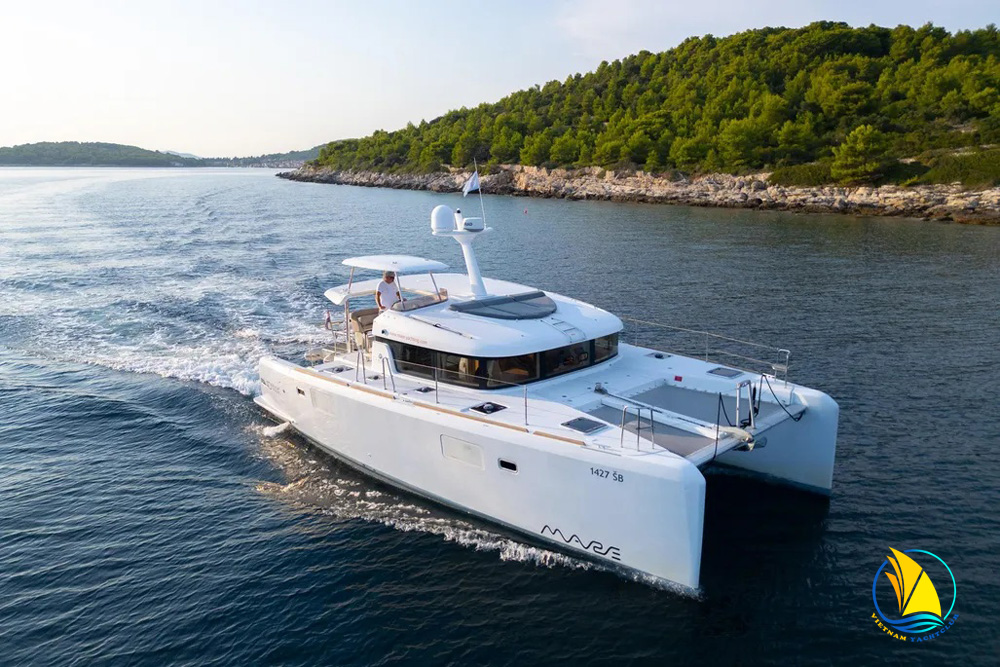 LAGOON 40 YACHT