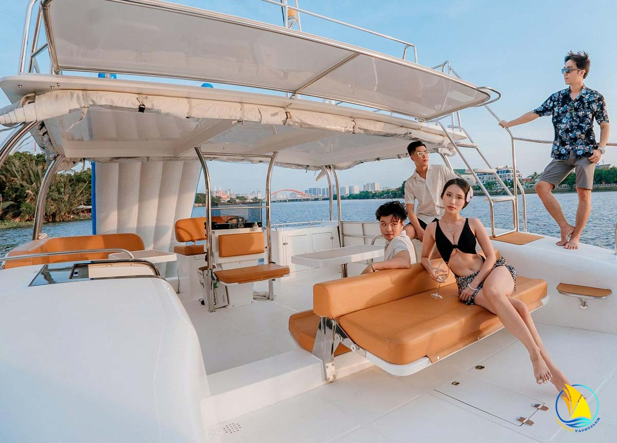 TÀU DU LỊCH 2 THÂN HIỆN ĐẠI - KHÔNG GIAN RIÊNG TƯ CHO NHỮNG KHOẢNH KHẮC ĐÁNG NHỚ TRÊN SÔNG