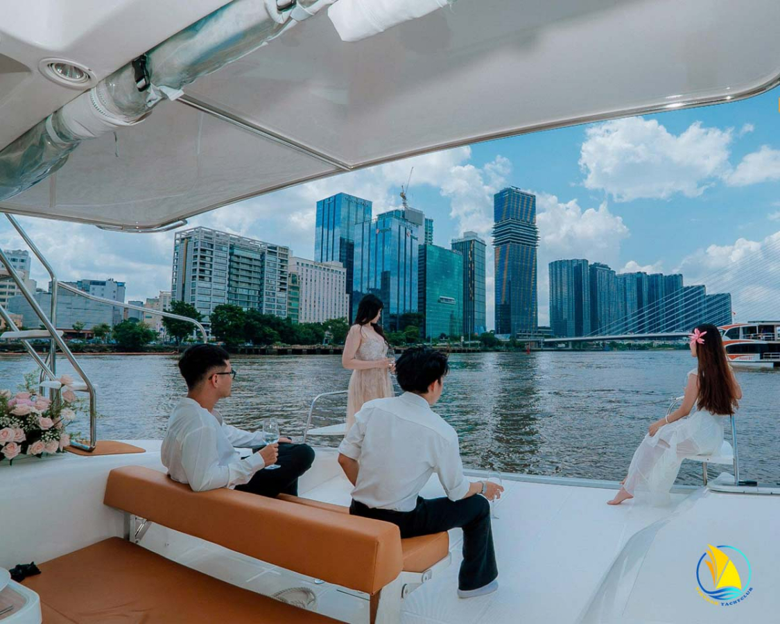 TÀU DU LỊCH 2 THÂN HIỆN ĐẠI - KHÔNG GIAN RIÊNG TƯ CHO NHỮNG KHOẢNH KHẮC ĐÁNG NHỚ TRÊN SÔNG