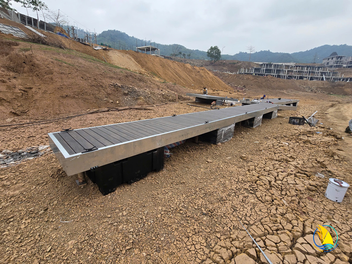 Construction of the Wharf at Hoa Binh Lake - A Key Project Implemented by Vietnam Yacht Club Co., Ltd.