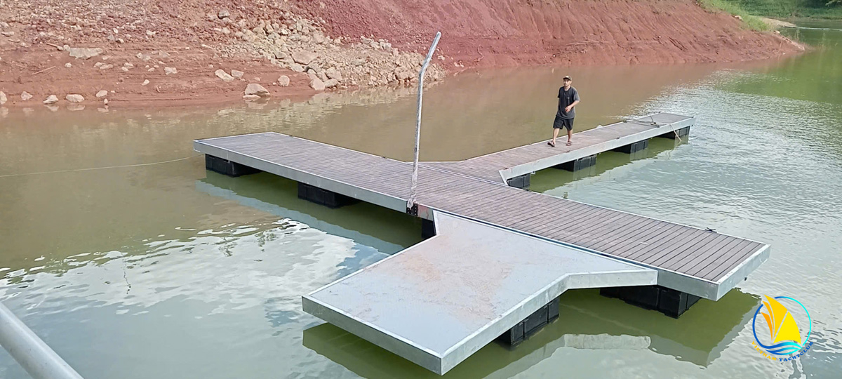 Construction of the Wharf at Hoa Binh Lake - A Key Project Implemented by Vietnam Yacht Club Co., Ltd.
