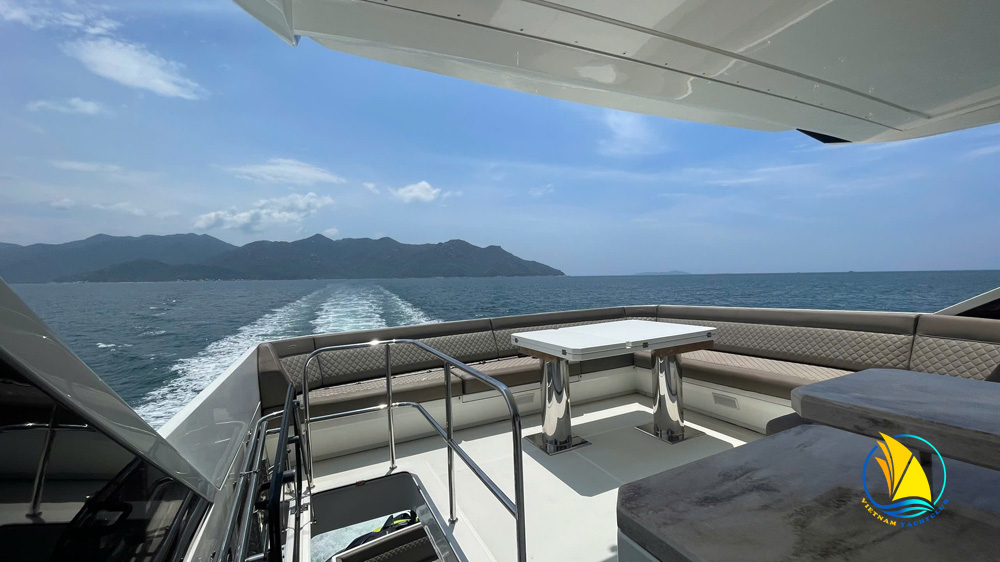 RENTING THE GALEON 640 FLY YACHT ON THE SAIGON RIVER - EXPERIENCE THE PEAK OF LUXURY
