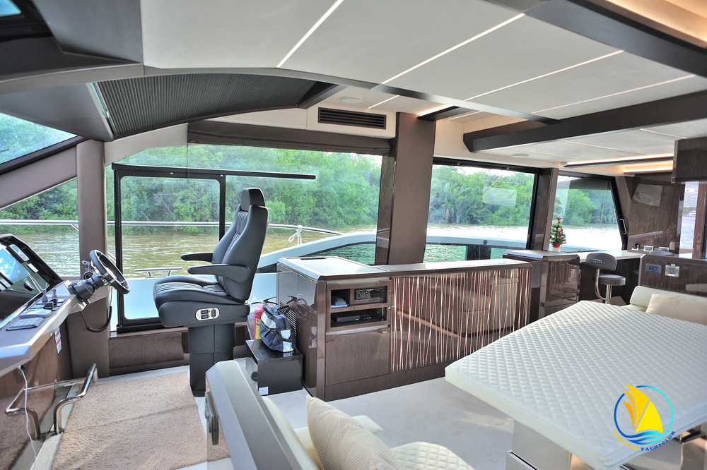 RENTING THE GALEON 640 FLY YACHT ON THE SAIGON RIVER - EXPERIENCE THE PEAK OF LUXURY