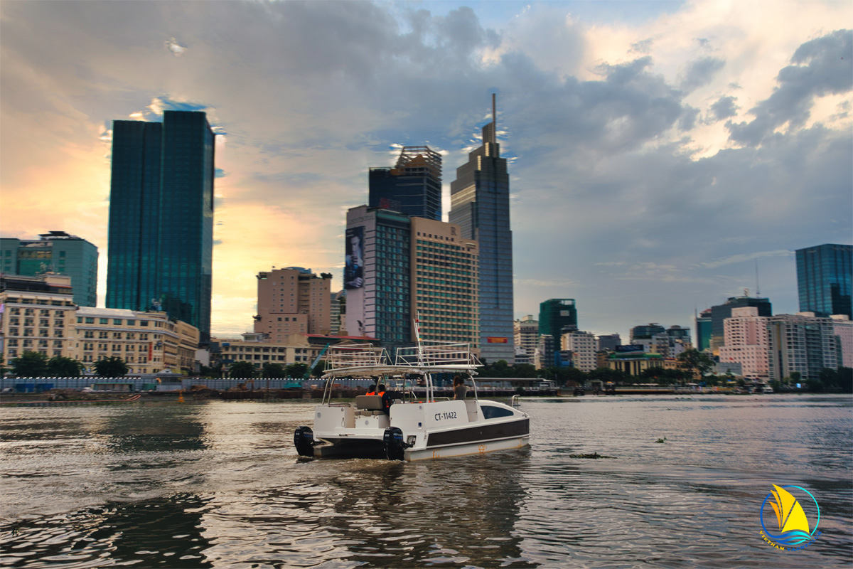 2-HOUR SUNSET EXPERIENCE TOUR ON THE SAIGON RIVER