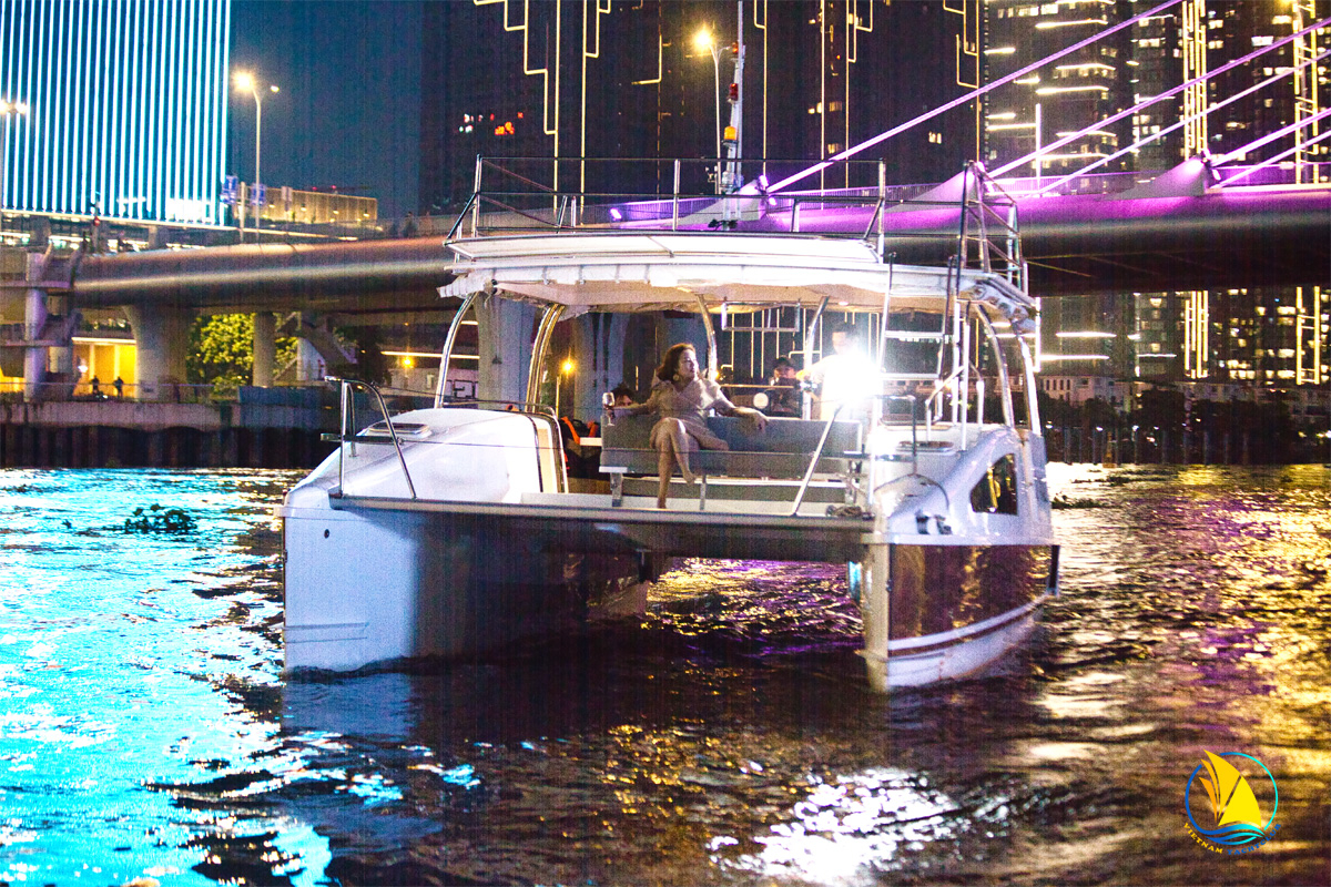 2-HOUR SUNSET EXPERIENCE TOUR ON THE SAIGON RIVER