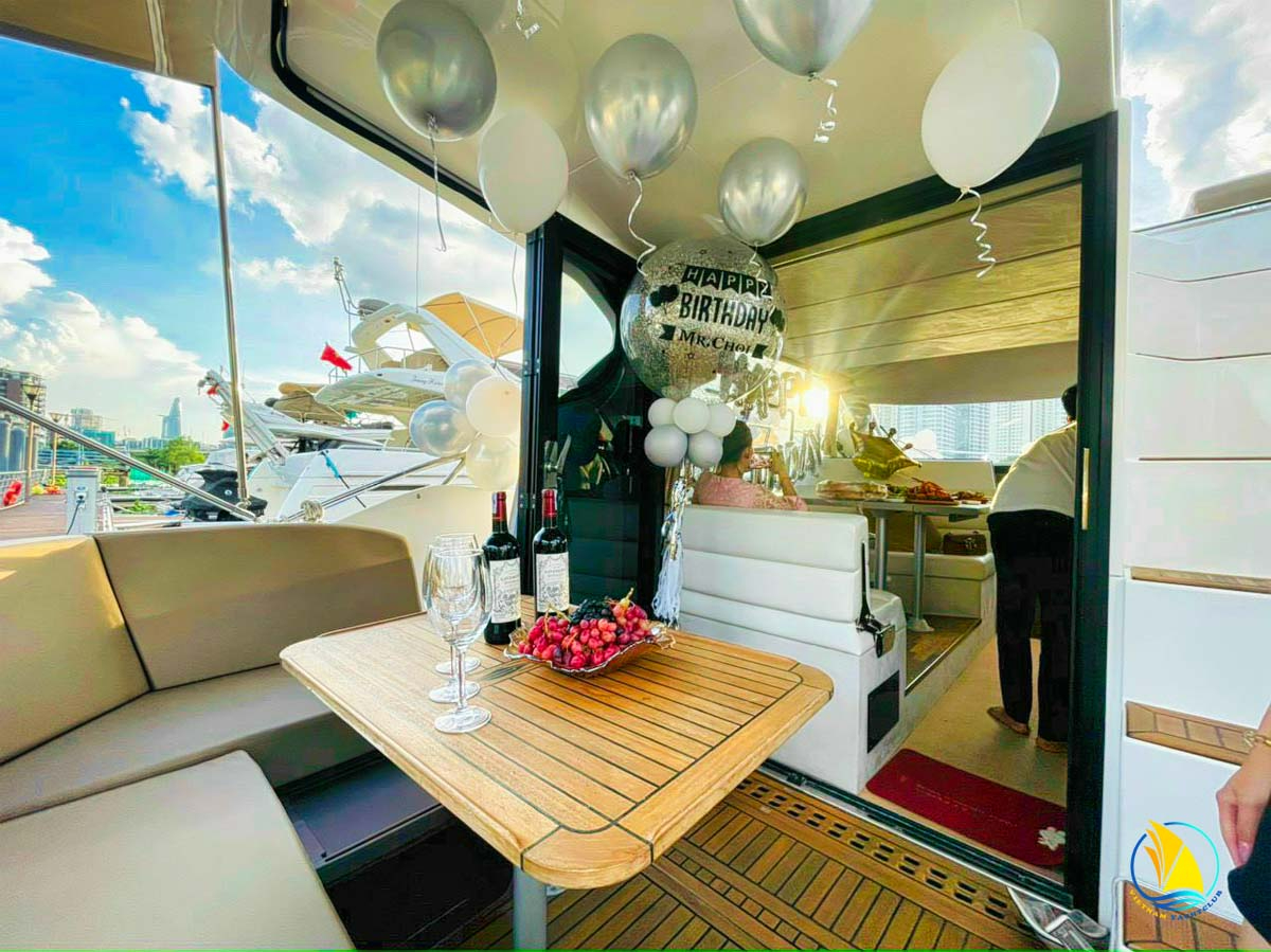 A LUXURIOUS EXPERIENCE ON THE SAIGON RIVER WITH THE GALEON 360 FLY CRUISE SHIP